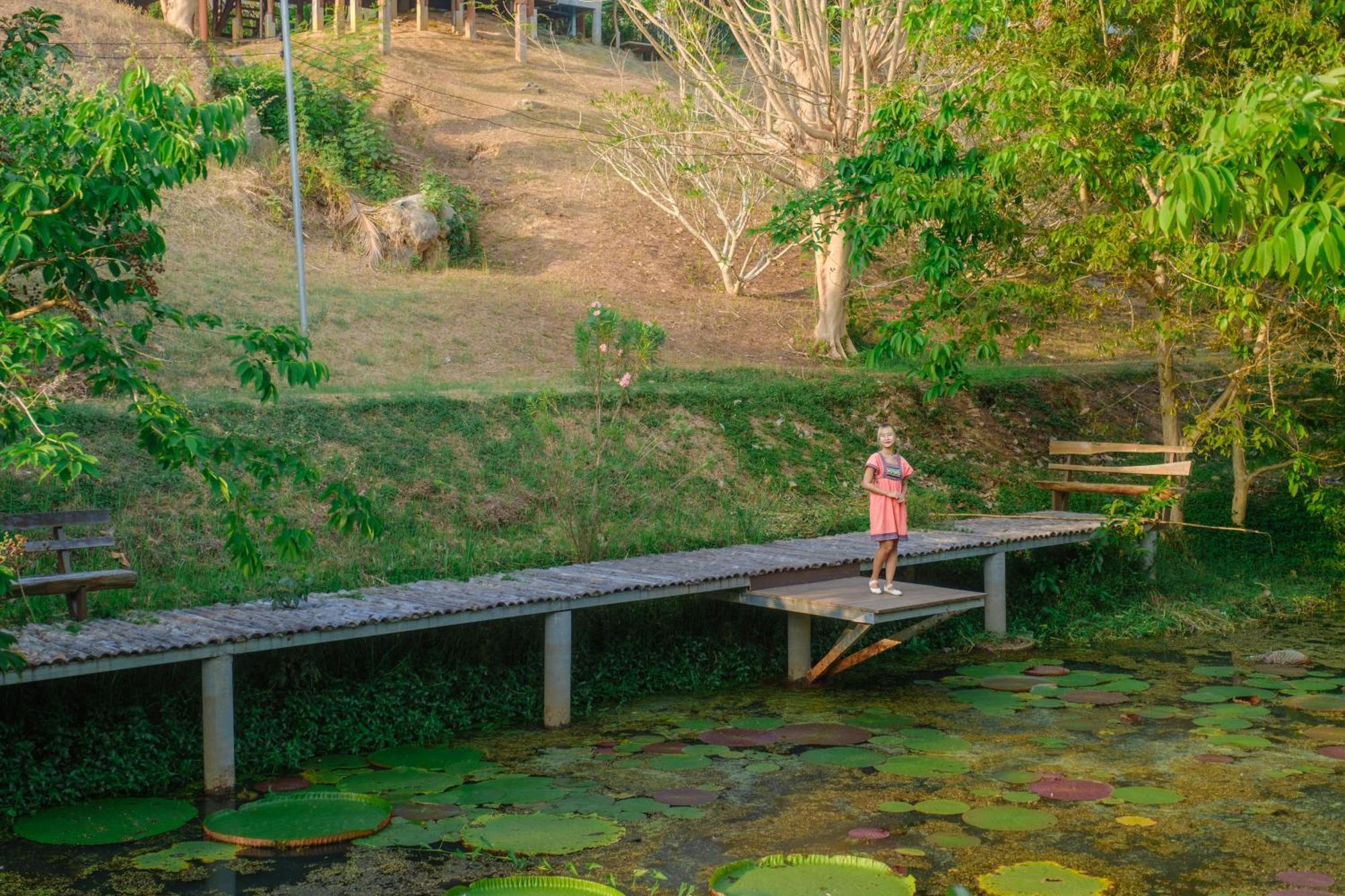 Baanrai Khunya บ้านไร่คุณย่า Sai Yok Exterior photo